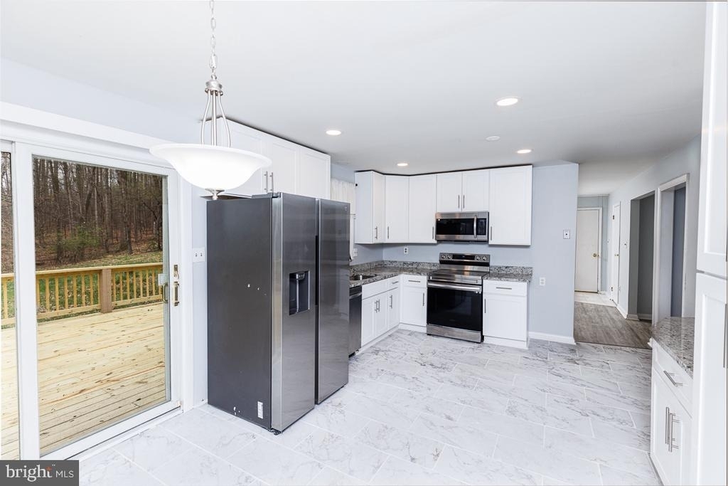 9409 Croom Acres Drive - Photo 3