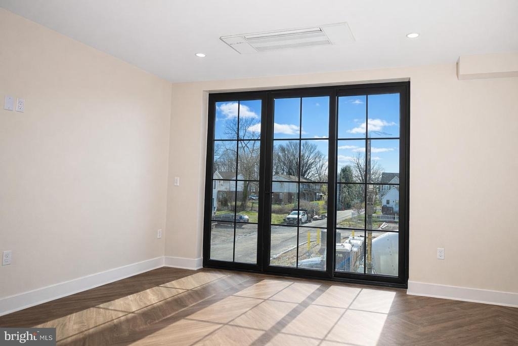 128 N Bond Street - Photo 12