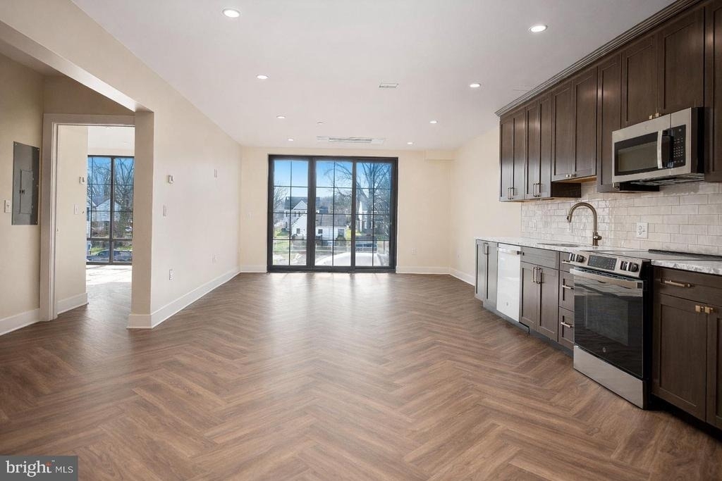 128 N Bond Street - Photo 9