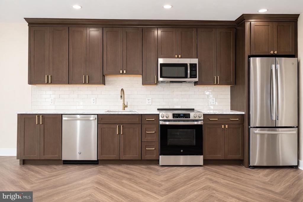 128 N Bond Street - Photo 10