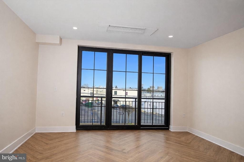 128 N Bond Street - Photo 10
