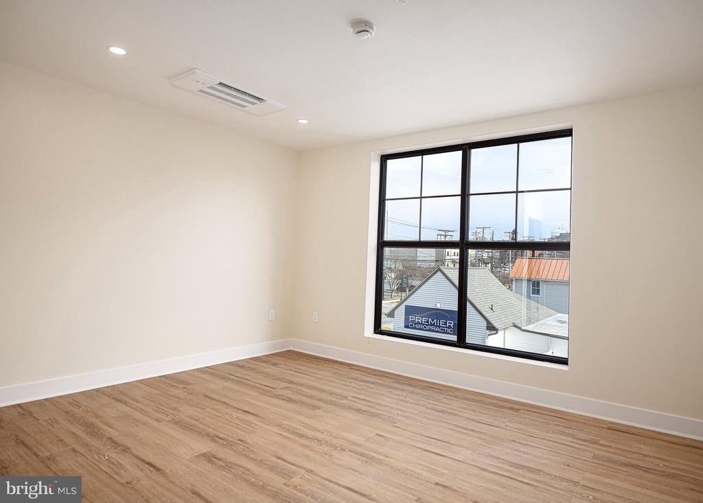 128 N Bond Street - Photo 12