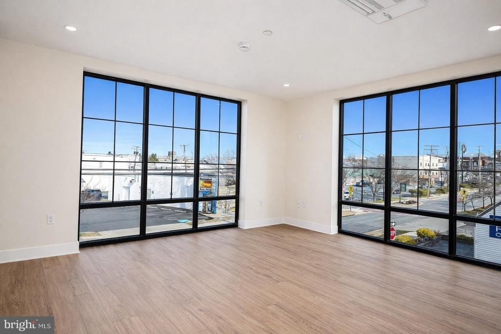 128 N Bond Street - Photo 11
