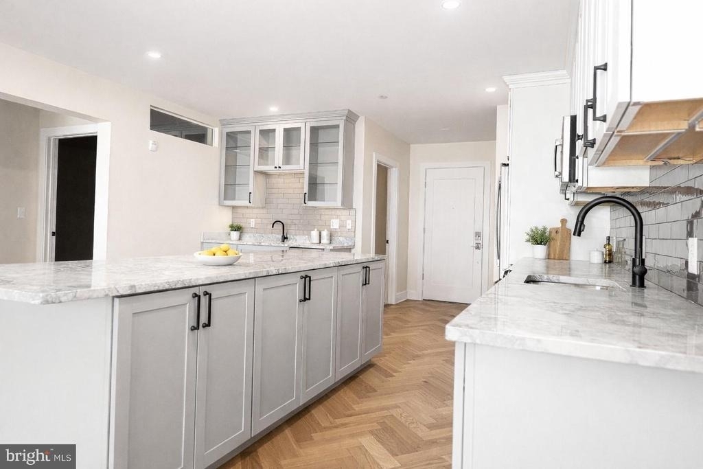 128 N Bond Street - Photo 10