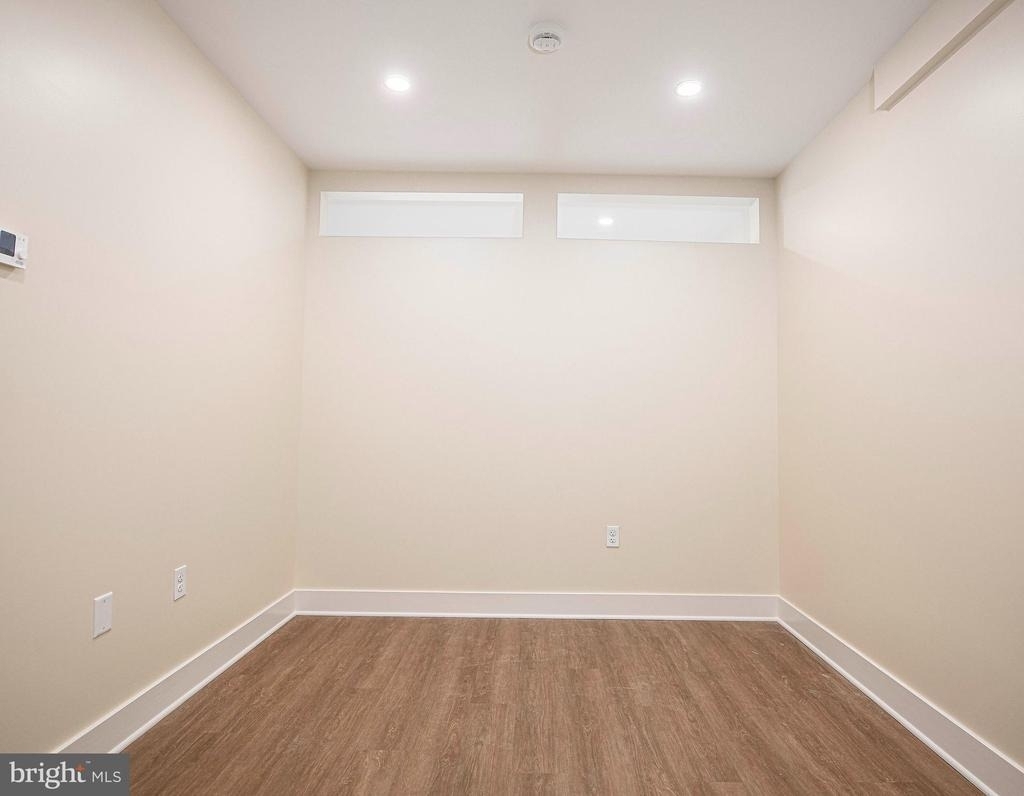 128 N Bond Street - Photo 11