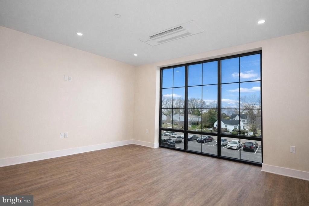 128 N Bond Street - Photo 9
