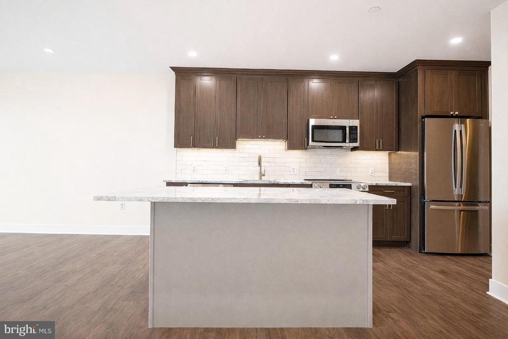 128 N Bond Street - Photo 12