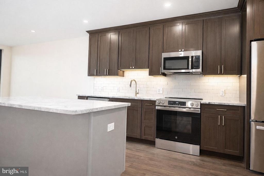 128 N Bond Street - Photo 11