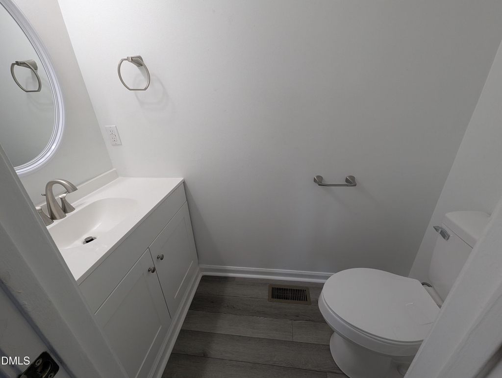 1005 Shades Place - Photo 13
