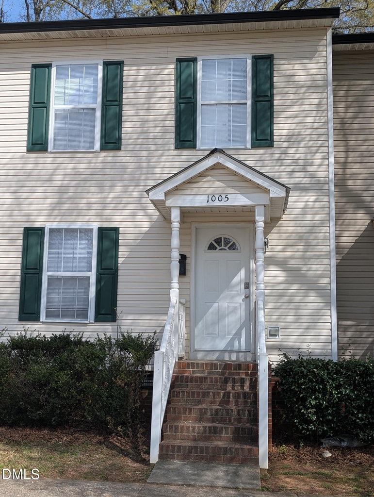 1005 Shades Place - Photo 1