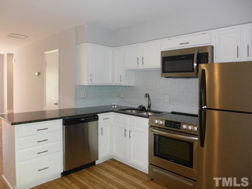 124 Marlowe Court - Photo 7