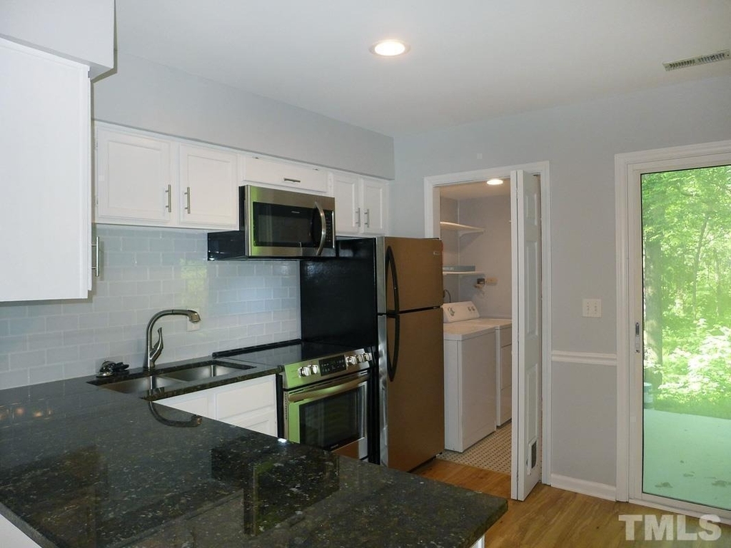 124 Marlowe Court - Photo 8