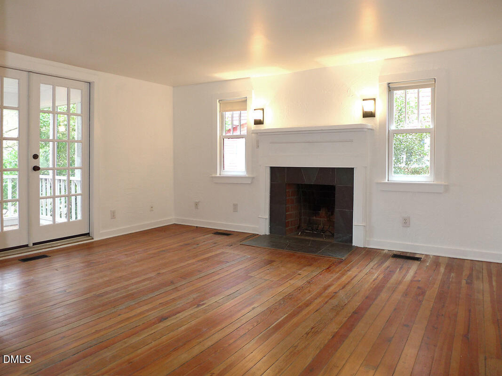 917 Phils Creek Road - Photo 2
