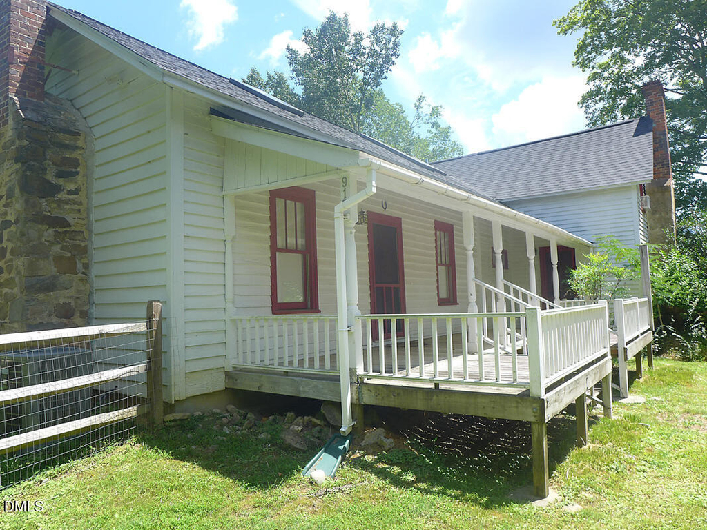 917 Phils Creek Road - Photo 10
