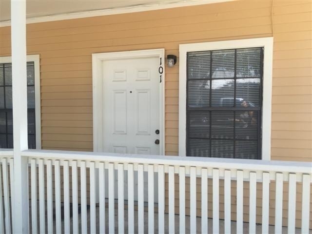 619 W 37th St - Photo 0