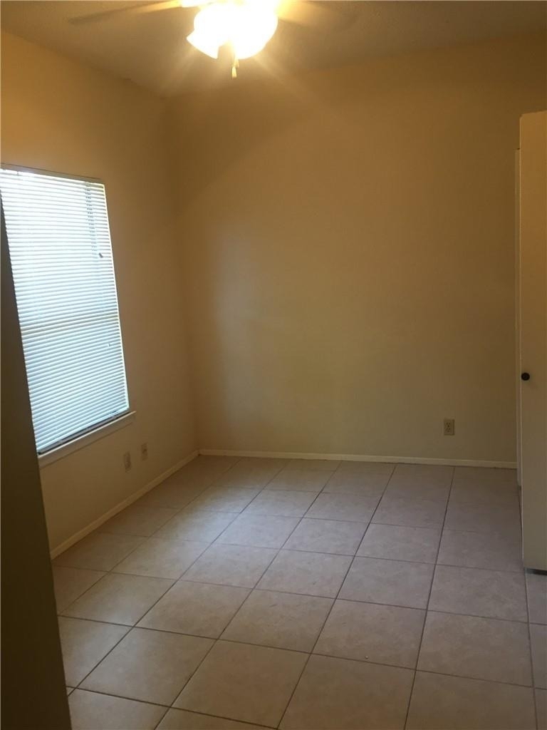 619 W 37th St - Photo 8