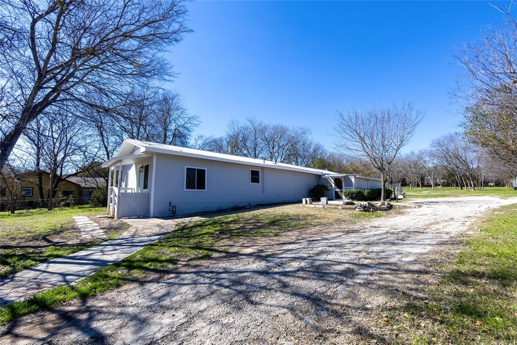 2304 Thrasher Ln - Photo 1
