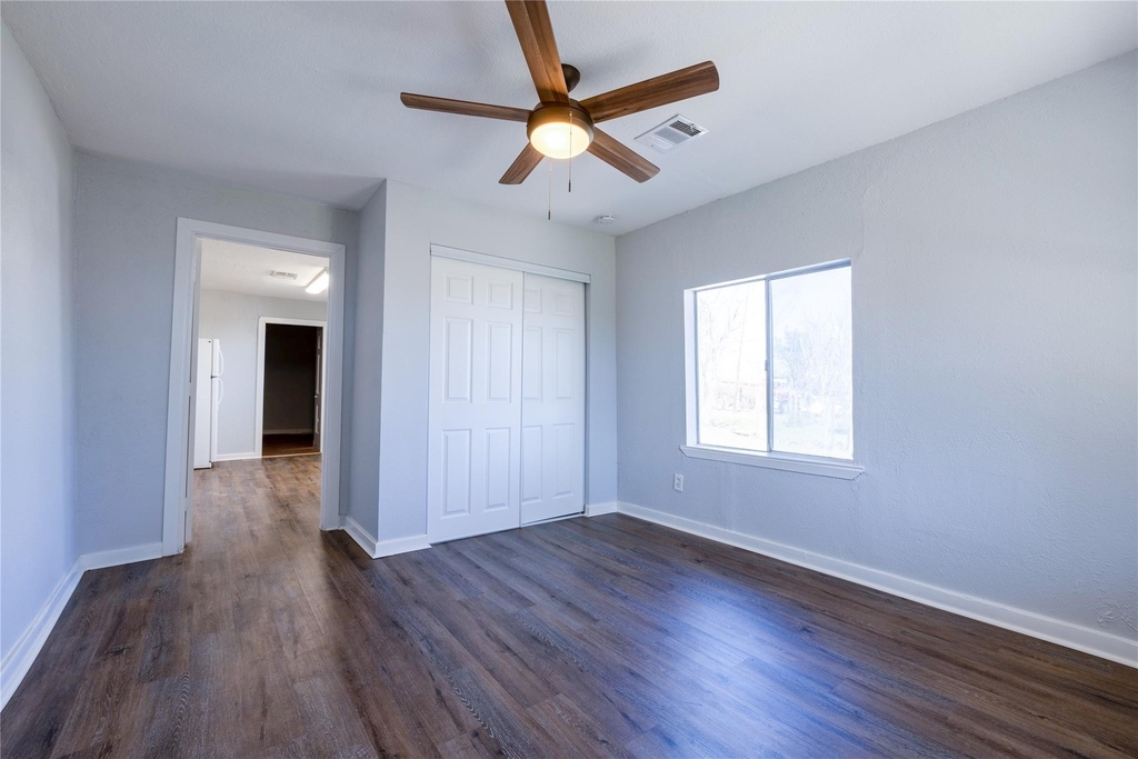 2304 Thrasher Ln - Photo 7