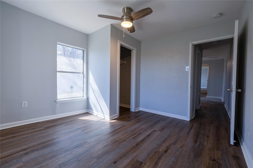 2304 Thrasher Ln - Photo 13