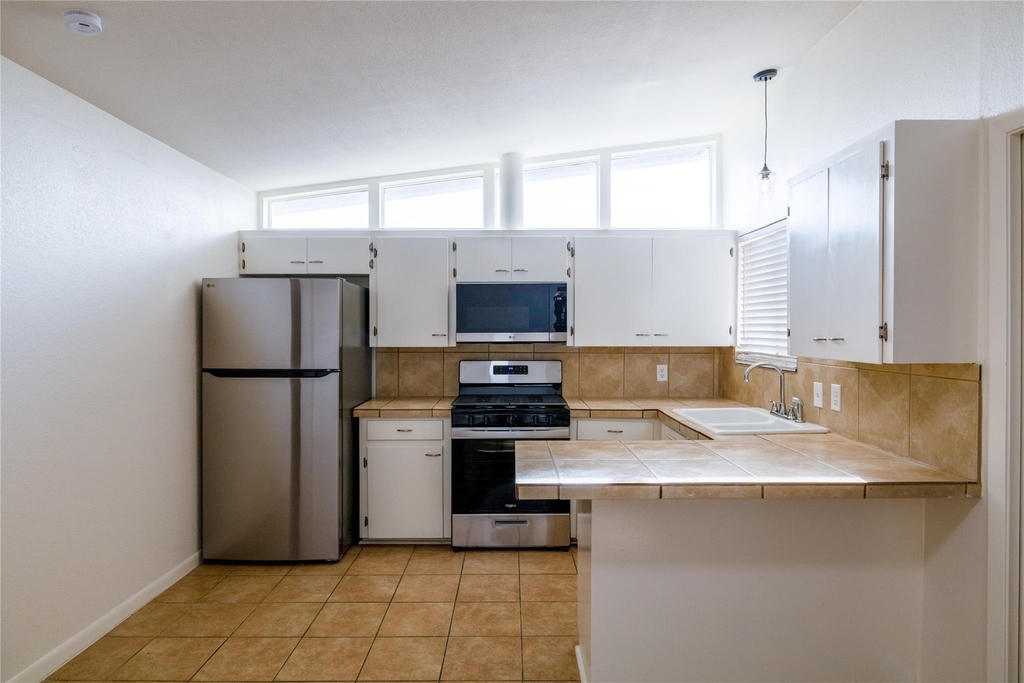4304 Scottsdale Rd - Photo 3