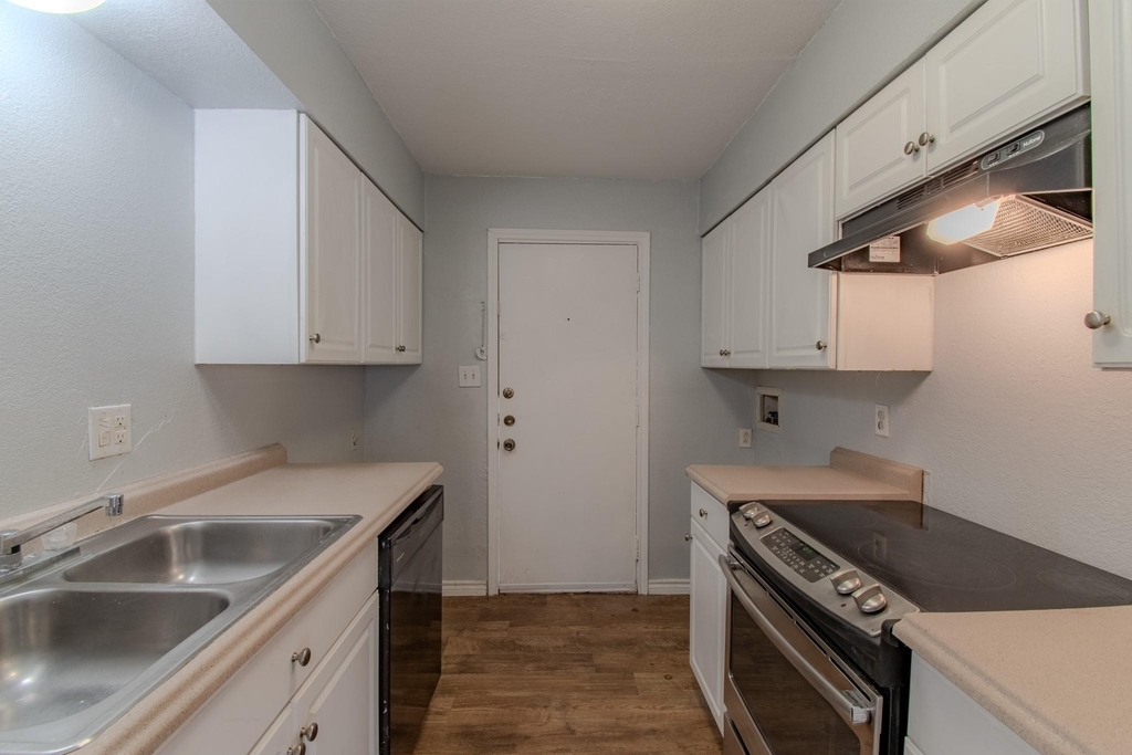 100 Uhland Rd - Photo 6