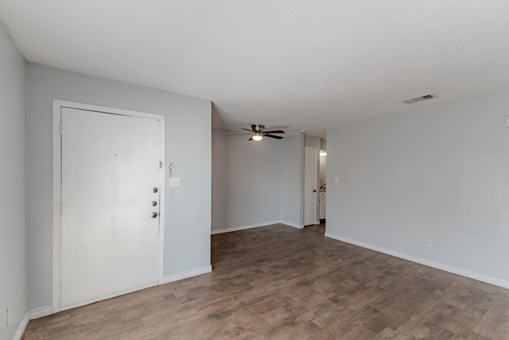 100 Uhland Rd - Photo 3