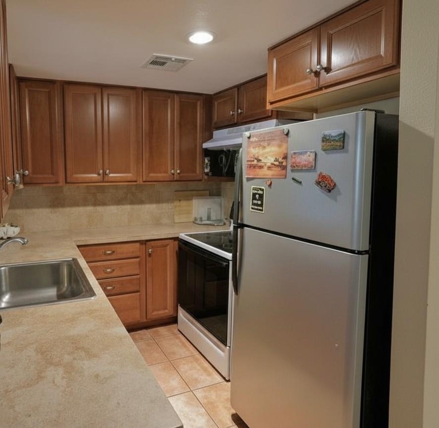 19 Marina Cir - Photo 2