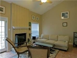 19 Marina Cir - Photo 1