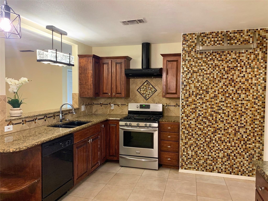 4905 Richmond Ave - Photo 4
