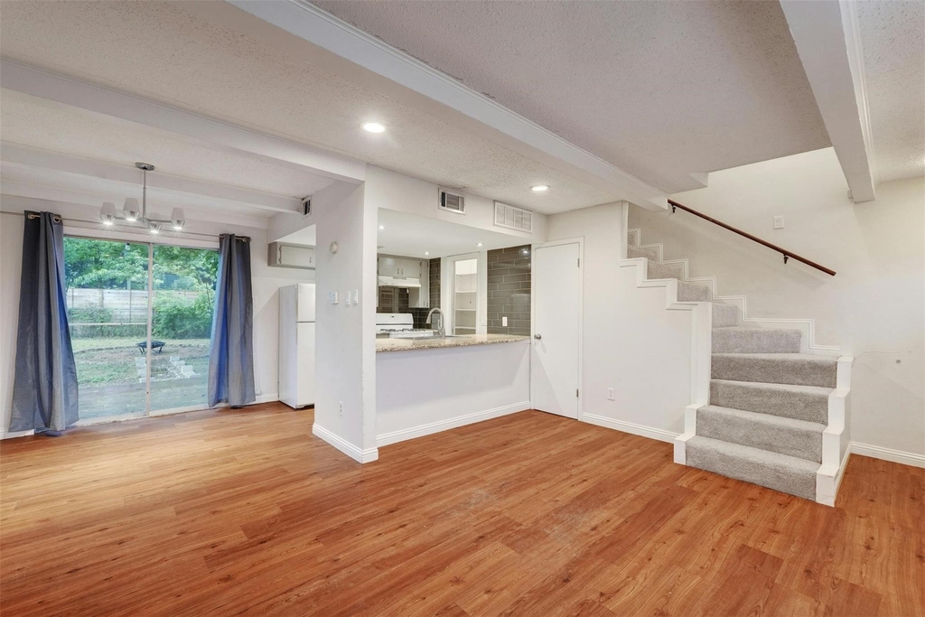 1302 E Saint Johns Ave - Photo 5