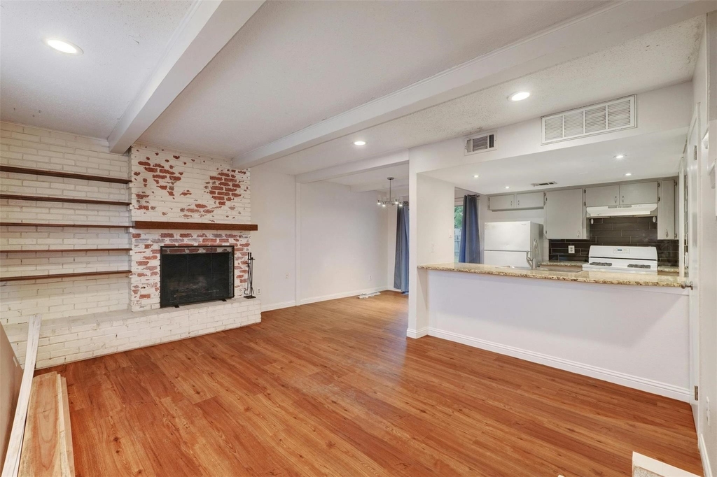 1302 E Saint Johns Ave - Photo 3