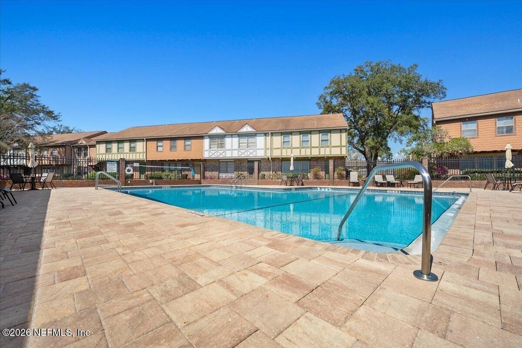 8140 Sutton Place - Photo 38