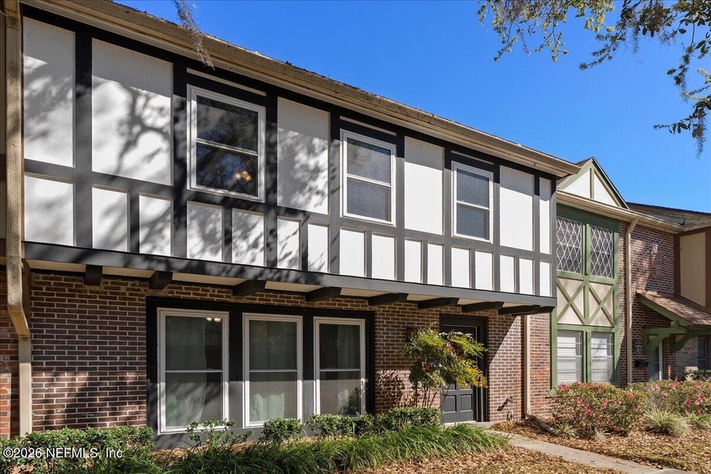8140 Sutton Place - Photo 23