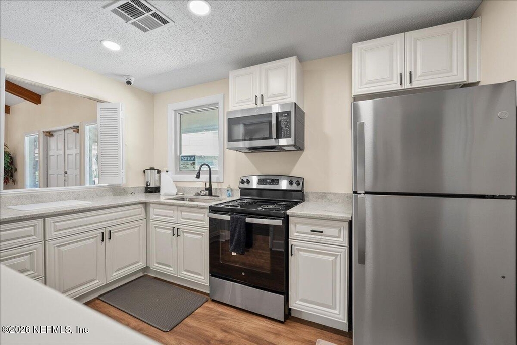 8140 Sutton Place - Photo 30