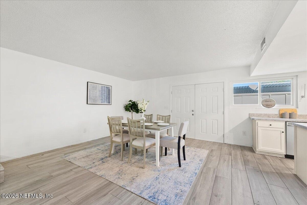 8140 Sutton Place - Photo 6