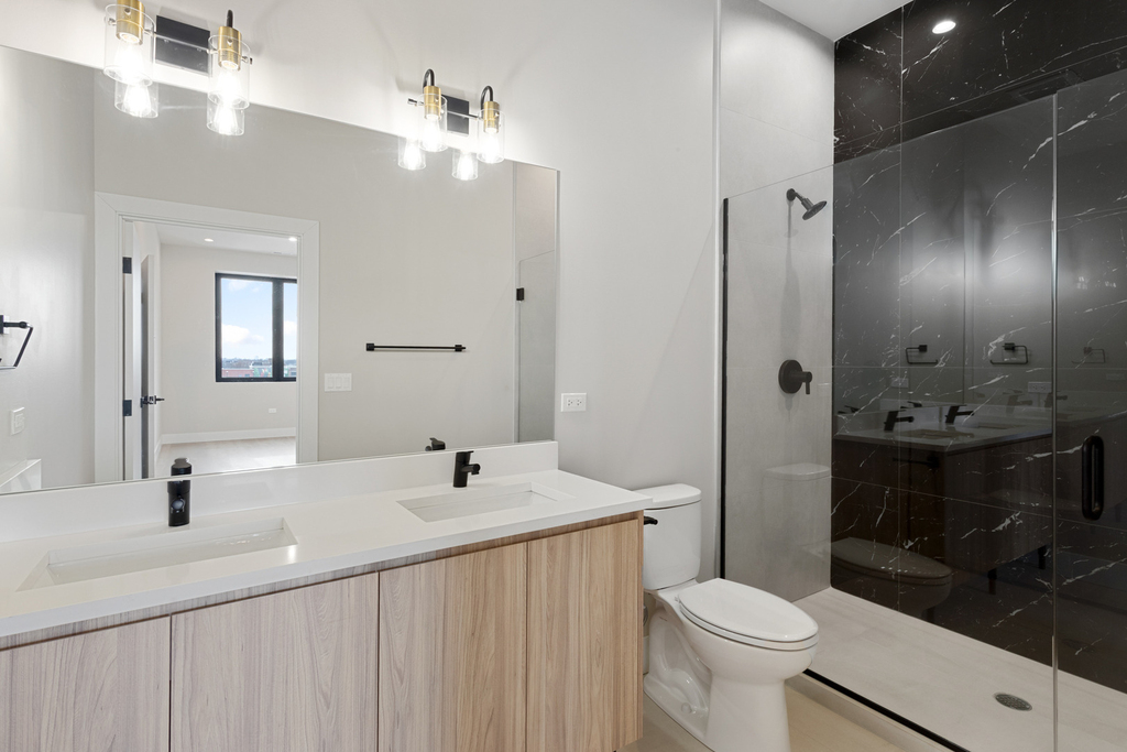 2505 W Farragut Avenue - Photo 8
