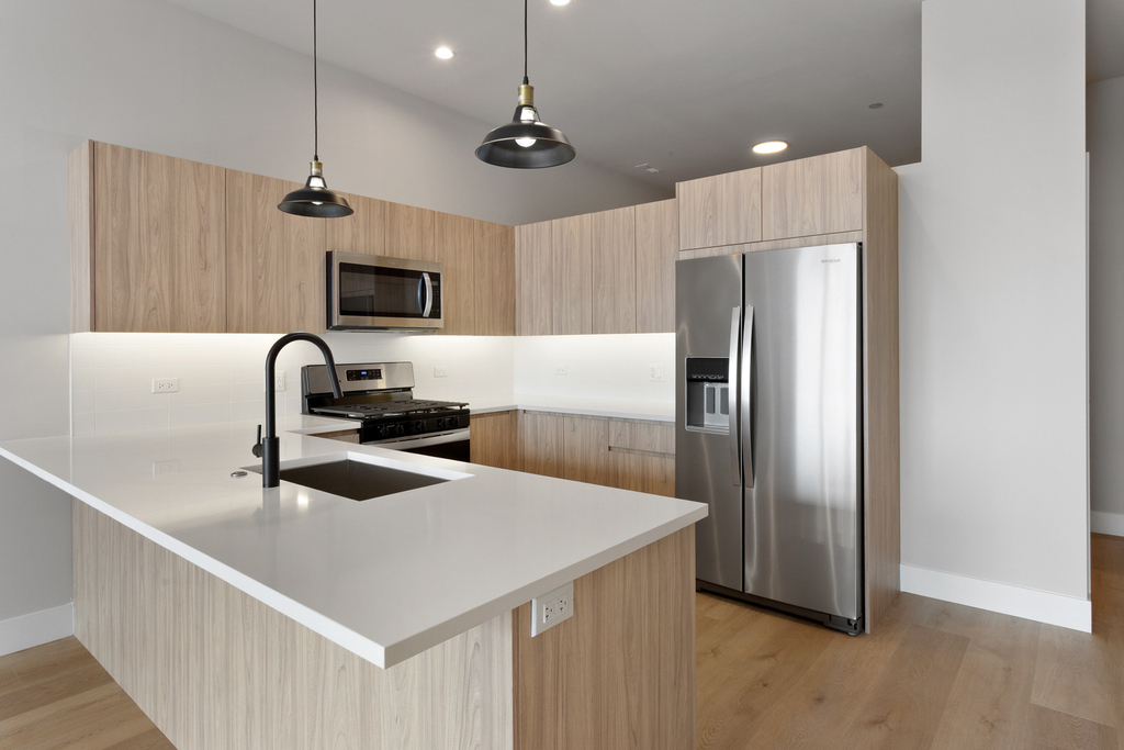 2505 W Farragut Avenue - Photo 19