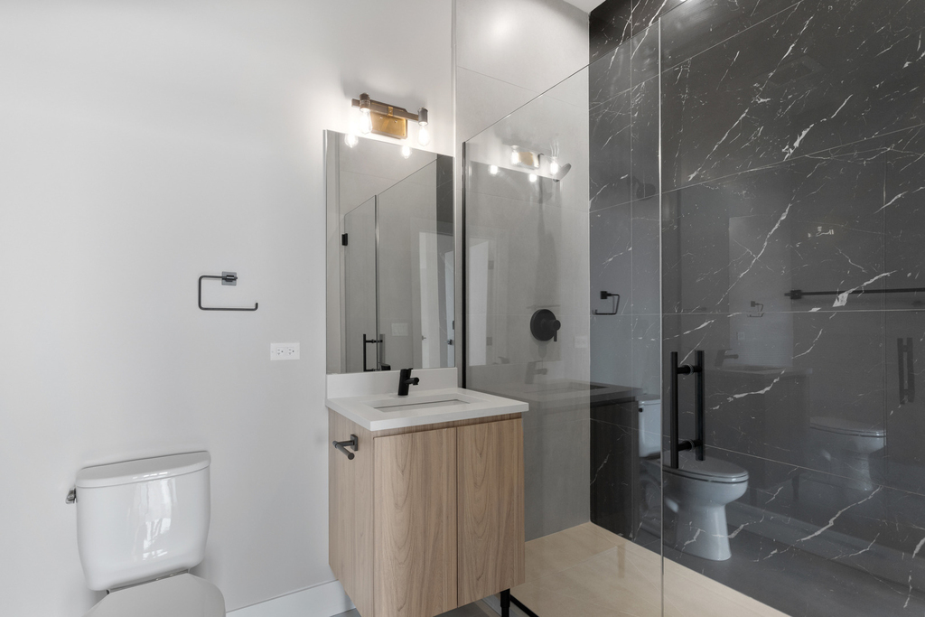 2505 W Farragut Avenue - Photo 23