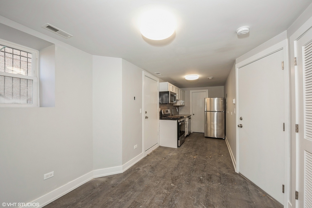 5021 S Indiana Avenue - Photo 1