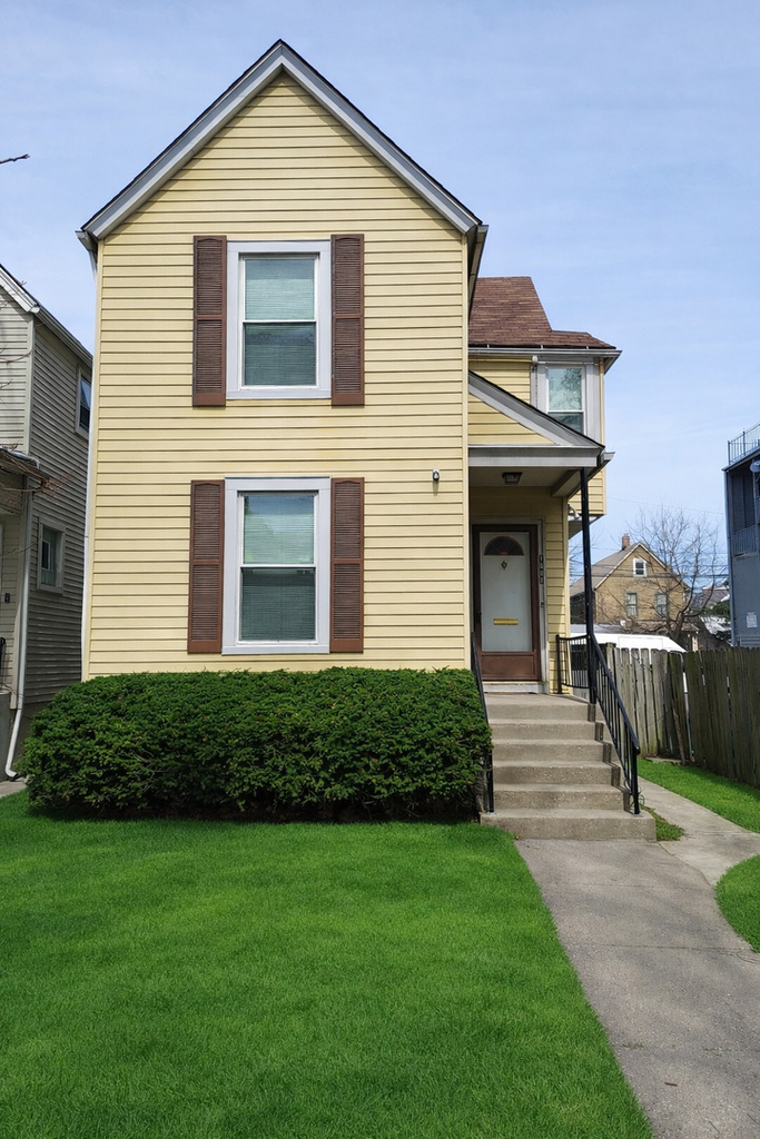 1009 Garnett Place - Photo 0