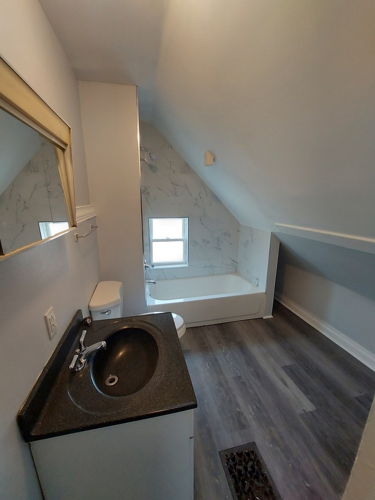 1009 Garnett Place - Photo 2