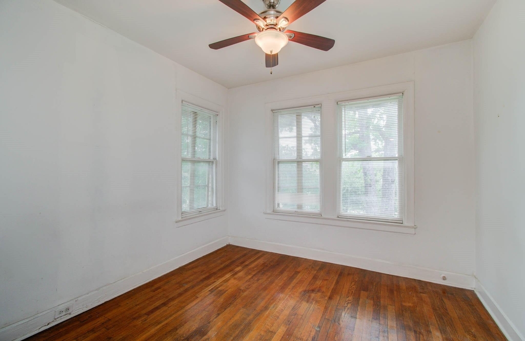 1428 Wentworth Street - Photo 17