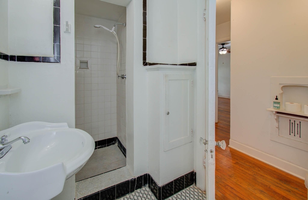 1428 Wentworth Street - Photo 16