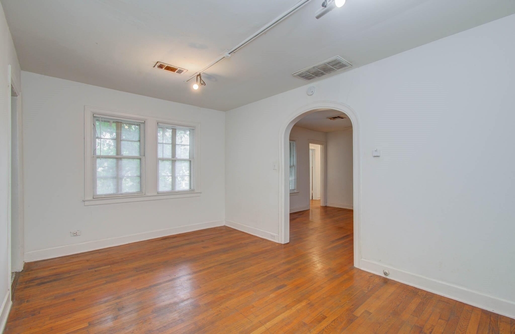 1428 Wentworth Street - Photo 12