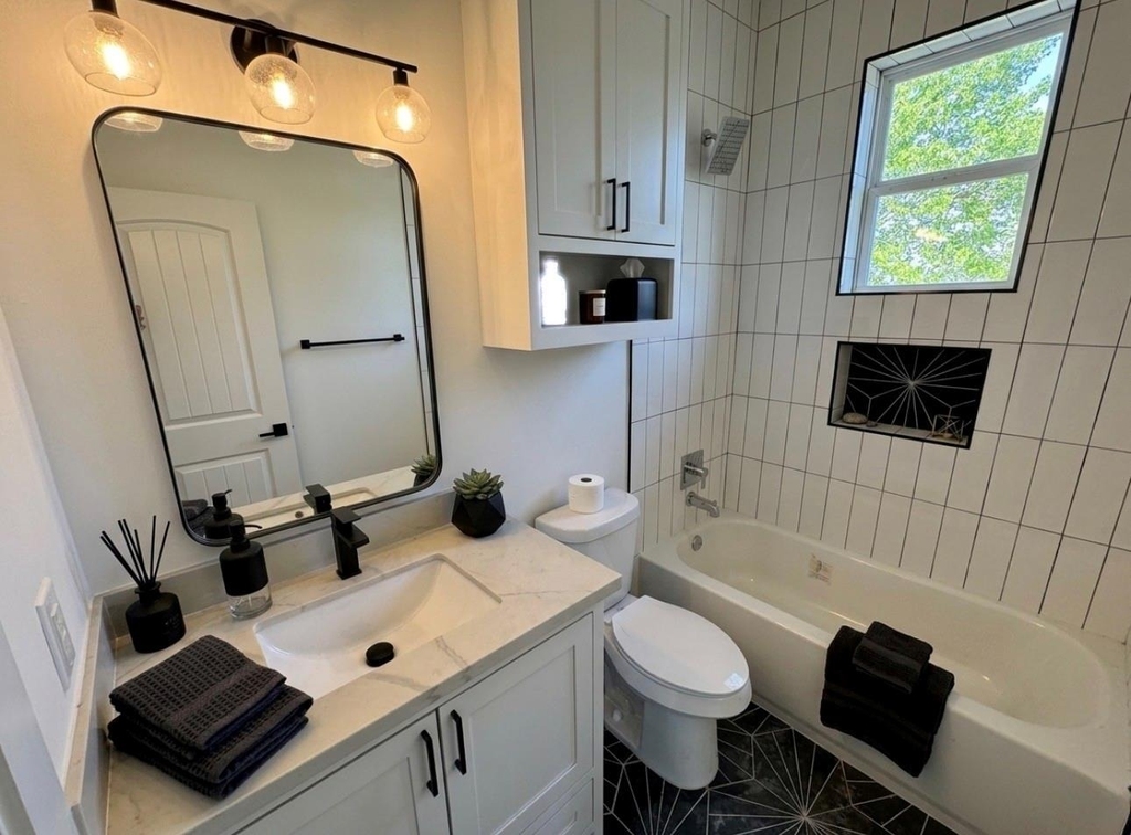 505 E 40th Street - Photo 13