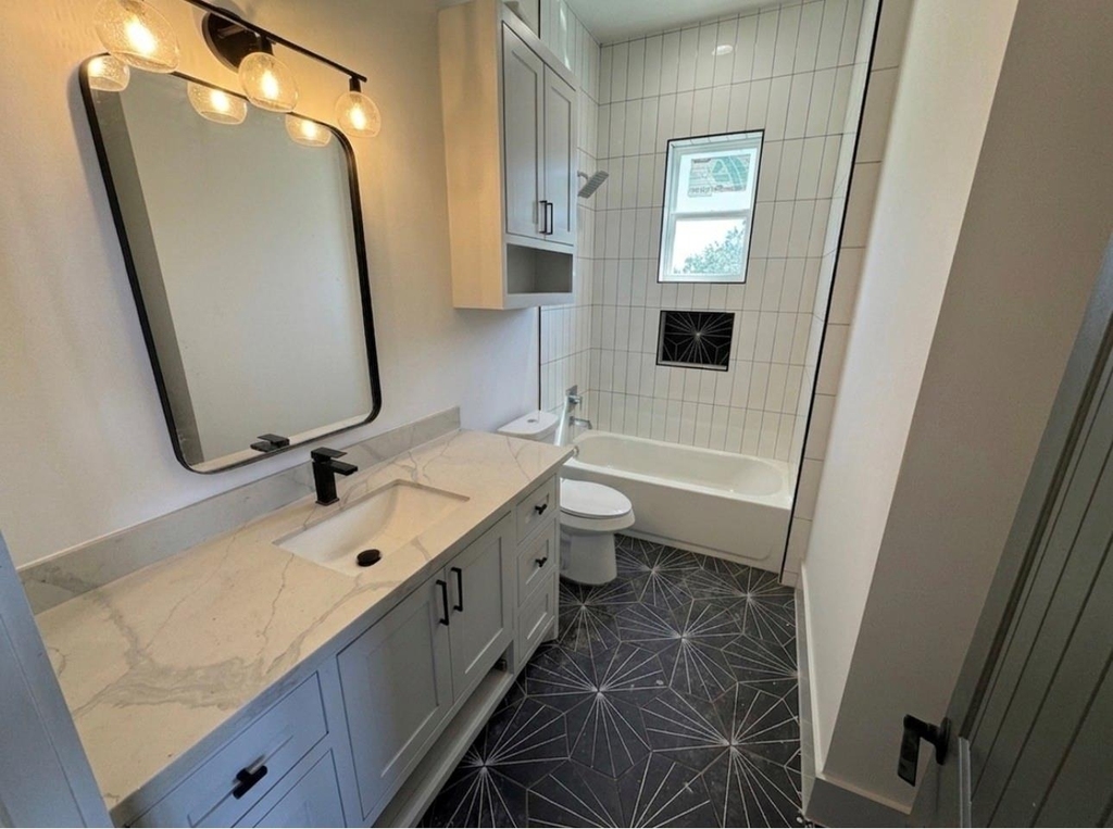 505 E 40th Street - Photo 15