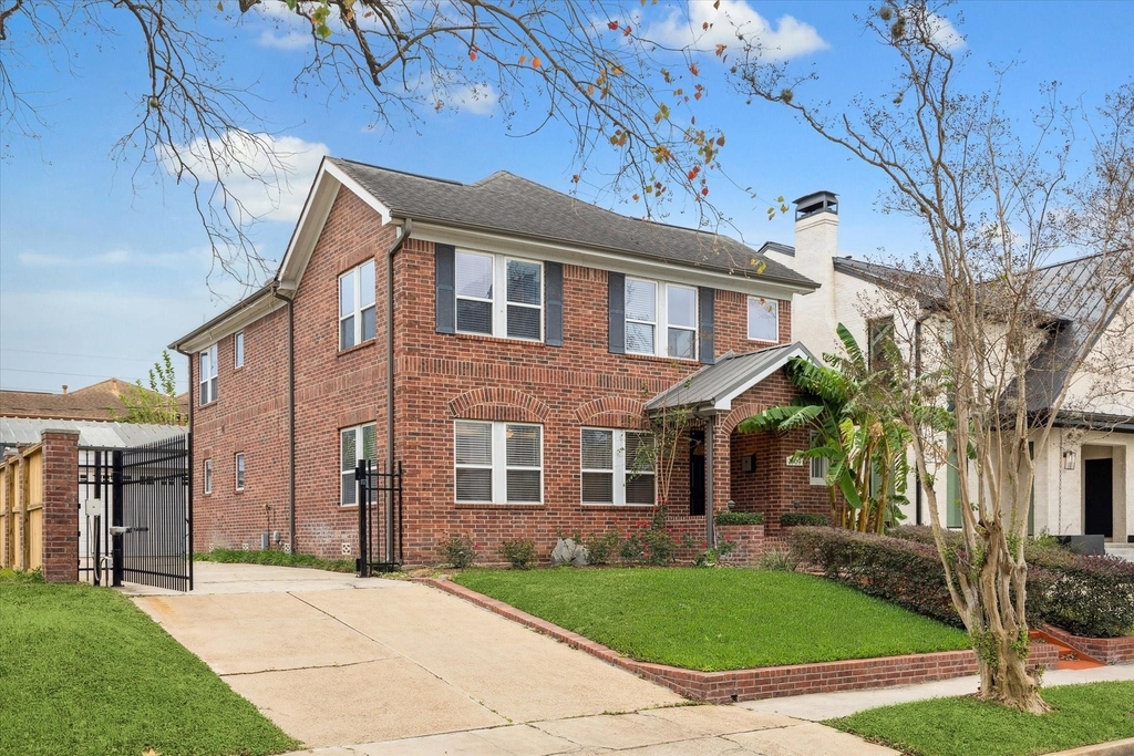 1909 W Lamar Street - Photo 2