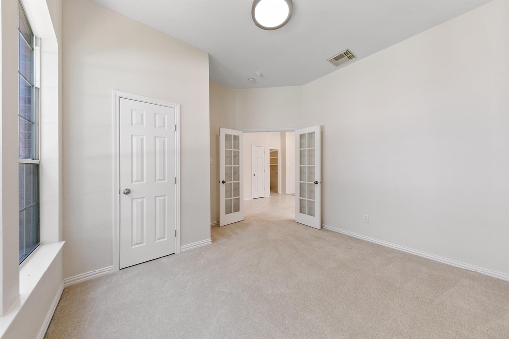 16027 Belleshire Lane - Photo 4