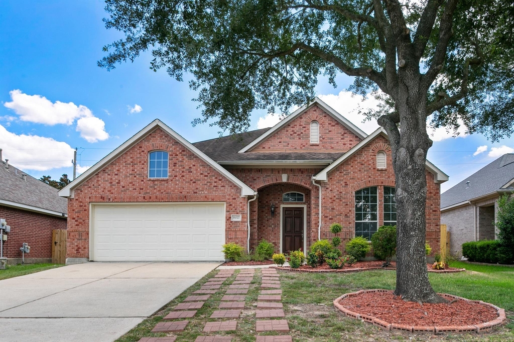 16027 Belleshire Lane - Photo 0