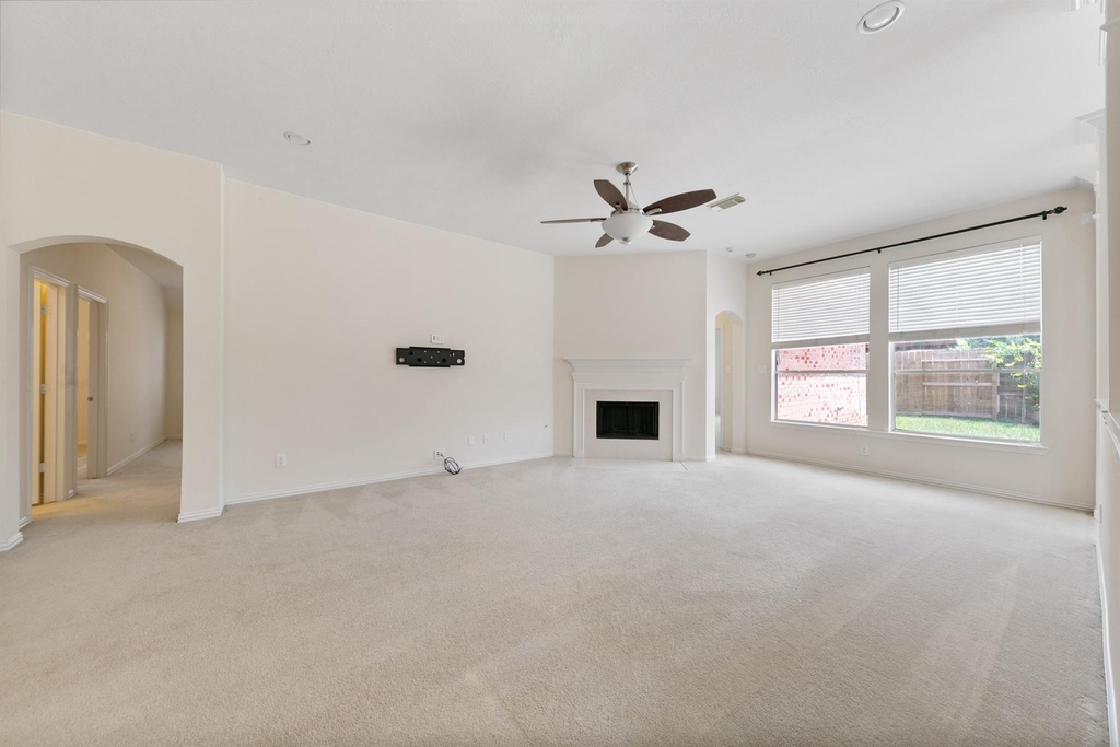 16027 Belleshire Lane - Photo 6